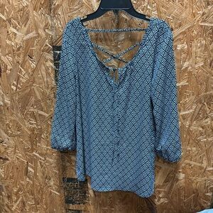 Cute navy geometric print 3/4 sleeve blouse